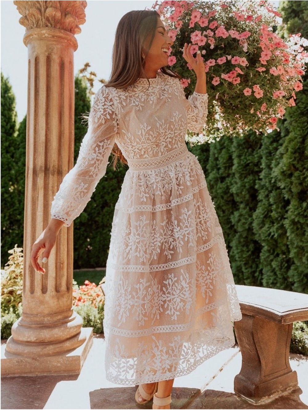 Ivy City Co. White Lace Overlay Sicily Midi Dress Champagne Lining Size 8